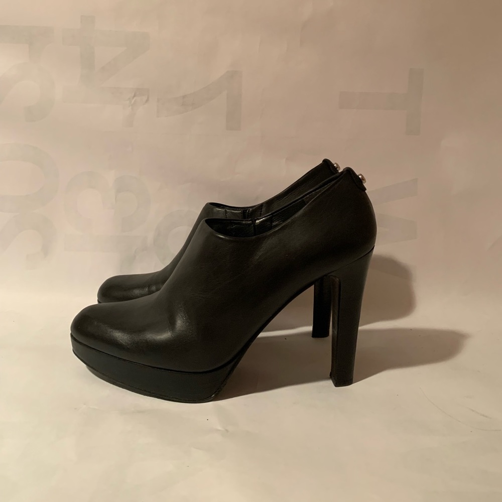 STUART WEITZMAN SZ10 black bootie